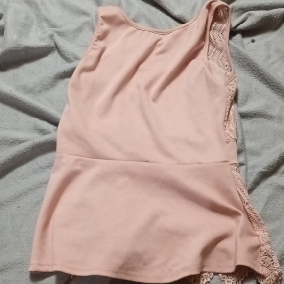 pastel pink laced heart lined fitted tank top a small medium - Picture 3 of 3